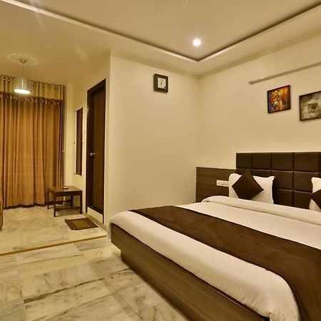 Hotel Kamran Palace Ahmedabad Exterior foto