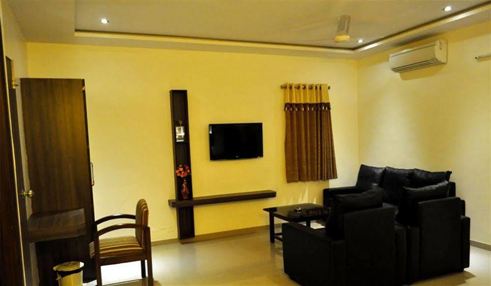 Hotel Kamran Palace Ahmedabad Exterior foto