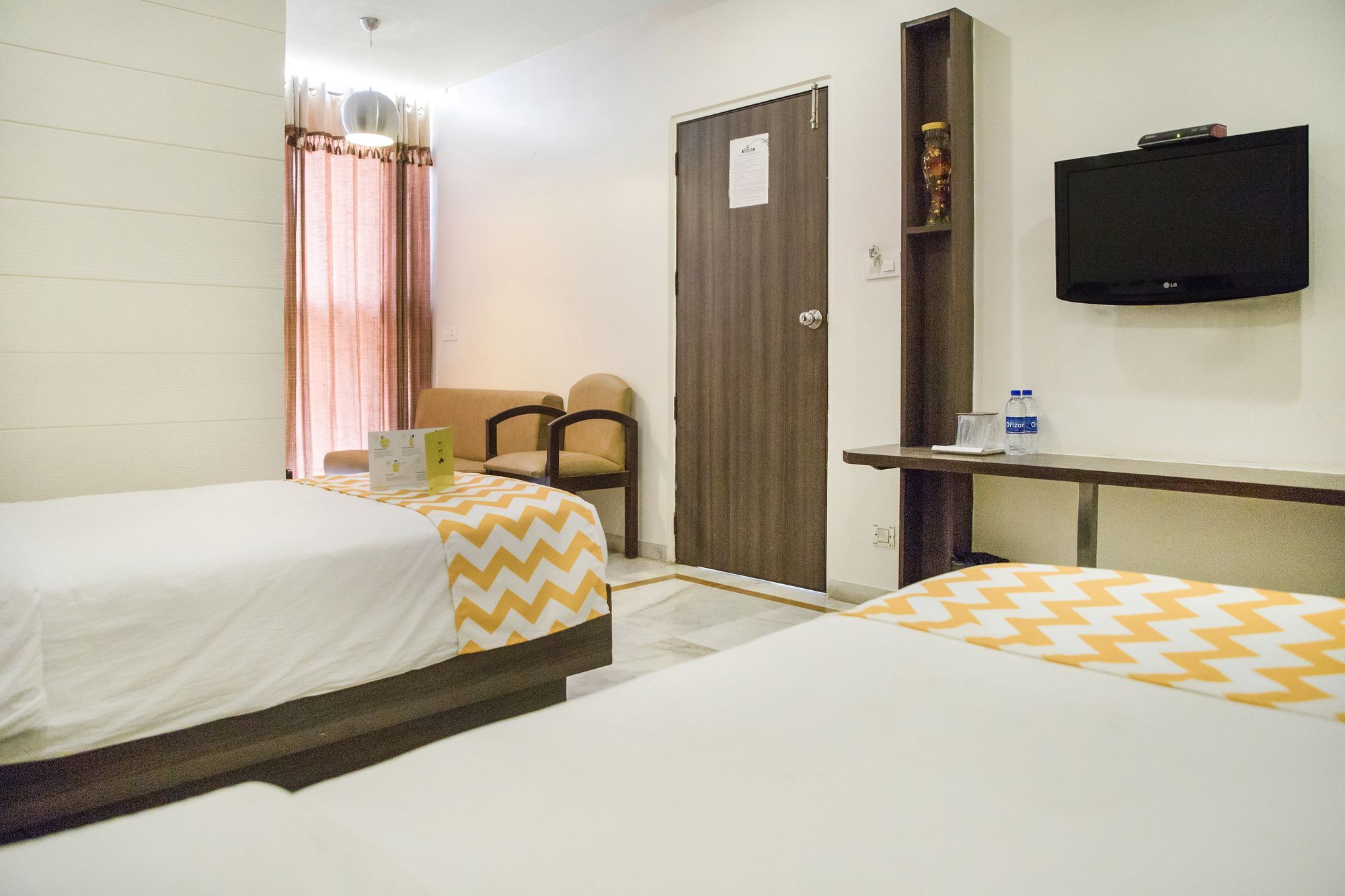 Hotel Kamran Palace Ahmedabad Exterior foto